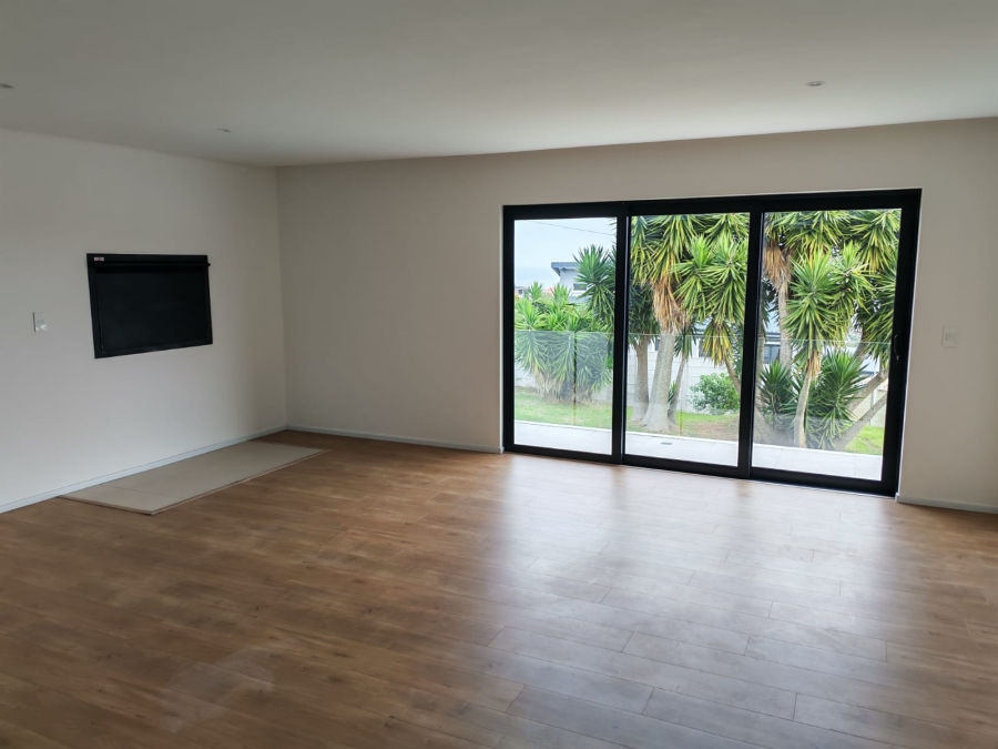 4 Bedroom Property for Sale in Dana Bay Western Cape